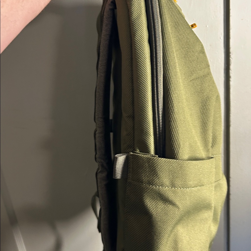 The North Face Classic Commuter Laptop Daypack - Picture 5 of 9